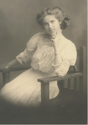 Photo 1 of Laura Farant Brooks